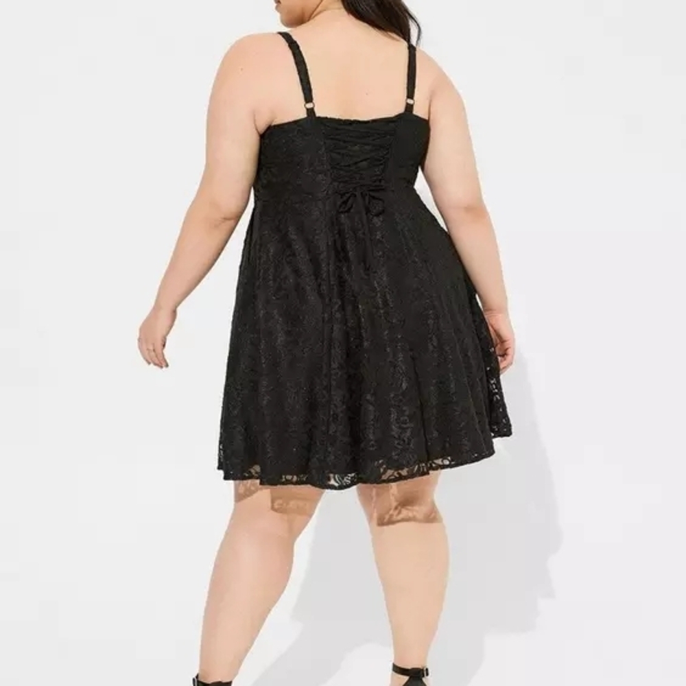 NWT Torrid Metallic Lace Up Back Dress- Size 20 - Picture 2 of 9